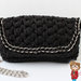 Pochette nera all'uncinetto