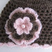 Cappellino neonata cioccolato / fiore rosa fatto a mano nascita corredino uncinetto