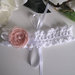 Fascetta per capelli bianca/fiore rosa tenue neonata battesimo cerimonia nascita all'uncinetto