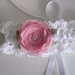 Fascetta per capelli bianca fiore rosa all'uncinetto