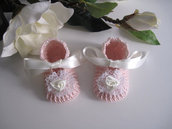 Scarpine neonata uncinetto battesimo nascita cerimonia cotone rosa cipria fatte a mano idea regalo
