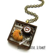 Collana Vassoio con caffè e cornetto - croissant - miniature - idea regalo - handmade kawaii in fimo e cernit