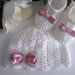 Set coordinato cappello + scarpine neonata cotone panna / rosa antico uncinetto