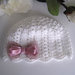Set coordinato cappello + scarpine neonata cotone panna / rosa antico uncinetto