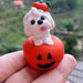 Decorazione per Halloween cane maltese nella zucca, miniatura maltese regalo per amante dei cani