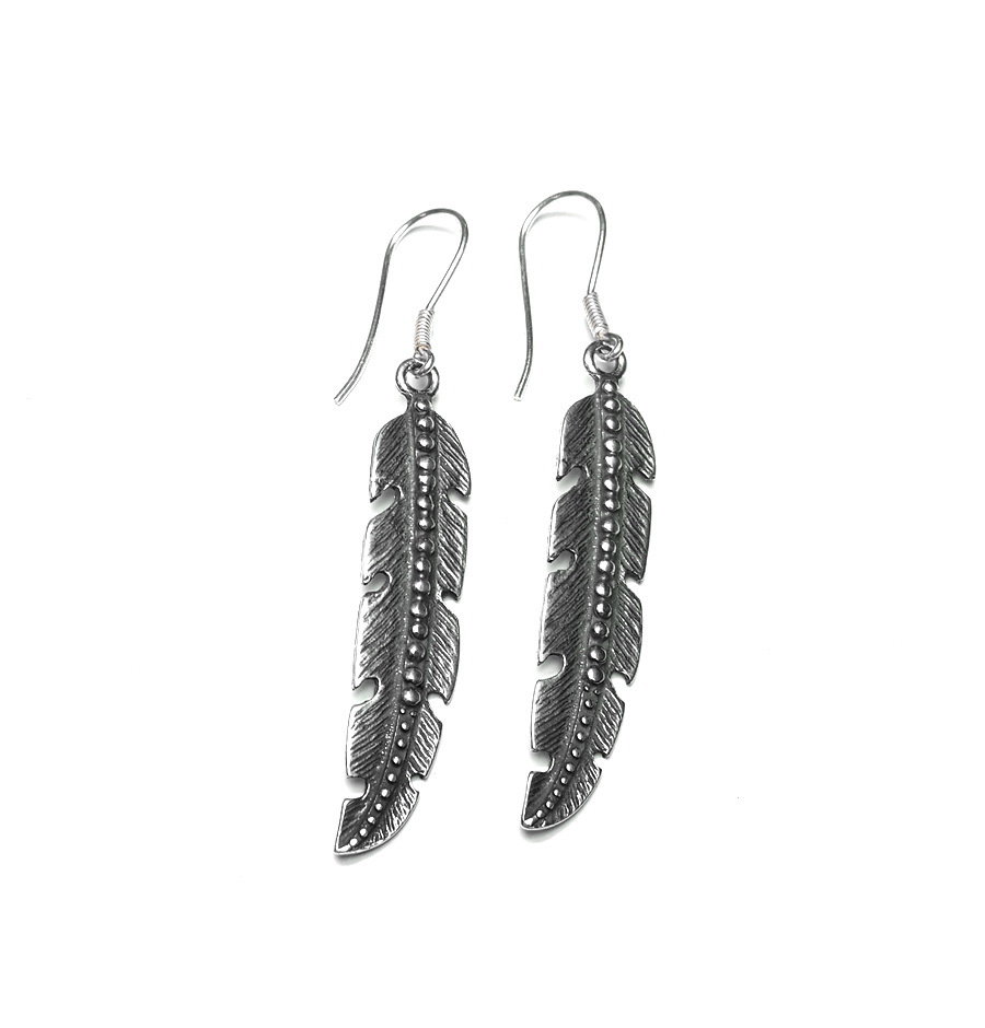 Boucles D'Oreilles Vintage Fait Main - Masque En Céramique Et Plume - Diamètre 2 Cm - Argent