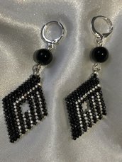 Orecchini nero e argento Orecchini nero e argento