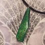 Collana pietra lunga in resina verde glitter 