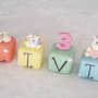 cake topper cubi con uniconi in scala arcobaleno 6 cubi 6 lettere 