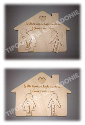Casetta in legno da appendere con frase "La Vita ti porta in luoghi inaspettati. L'Amore ti porta a casa".