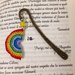 Segnalibro a gancio con arcobaleno amigurumi fatto a mano all'uncinetto 