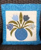 Quillow - cuscino che si trasforma in coperta di pile - Cuscino con motivo floreale - Toni dell'azzurro