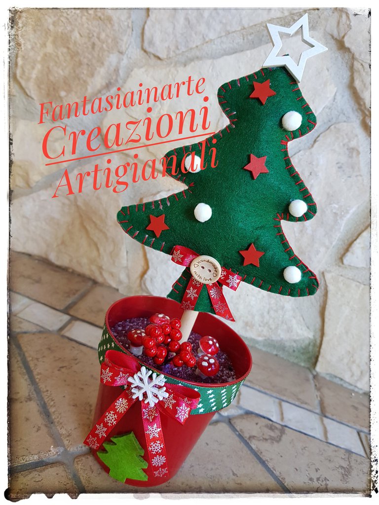 HWGING Albero di Natale in feltro, albero di Natale per bambini con 33 ornamenti, regali di Natale per bambini, fatto a mano, da appendere alla porta, decorazioni natalizie per Capodanno