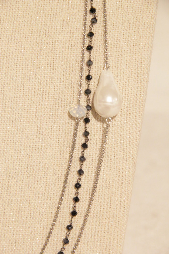 Collana in argento dorato con perle bianche e nere - MAYUMI - Luxury Zone