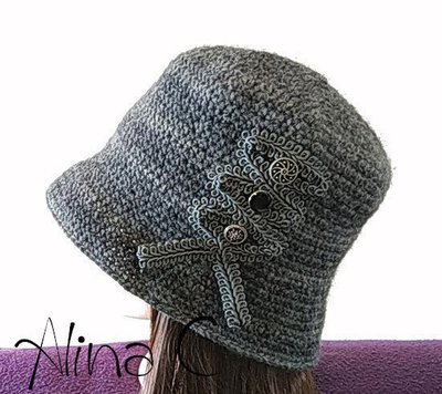 Cappello cloche all'uncinetto con passamaneria e bottoni vintage, donna, ragazza, inverno, pura lana,grigio Cappello cloche all'uncinetto con passamaneria e bottoni vintage, donna, ragazza, inverno, pura lana,grigio