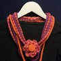 Collana lana arlecchino viola e arancio con grande fiore