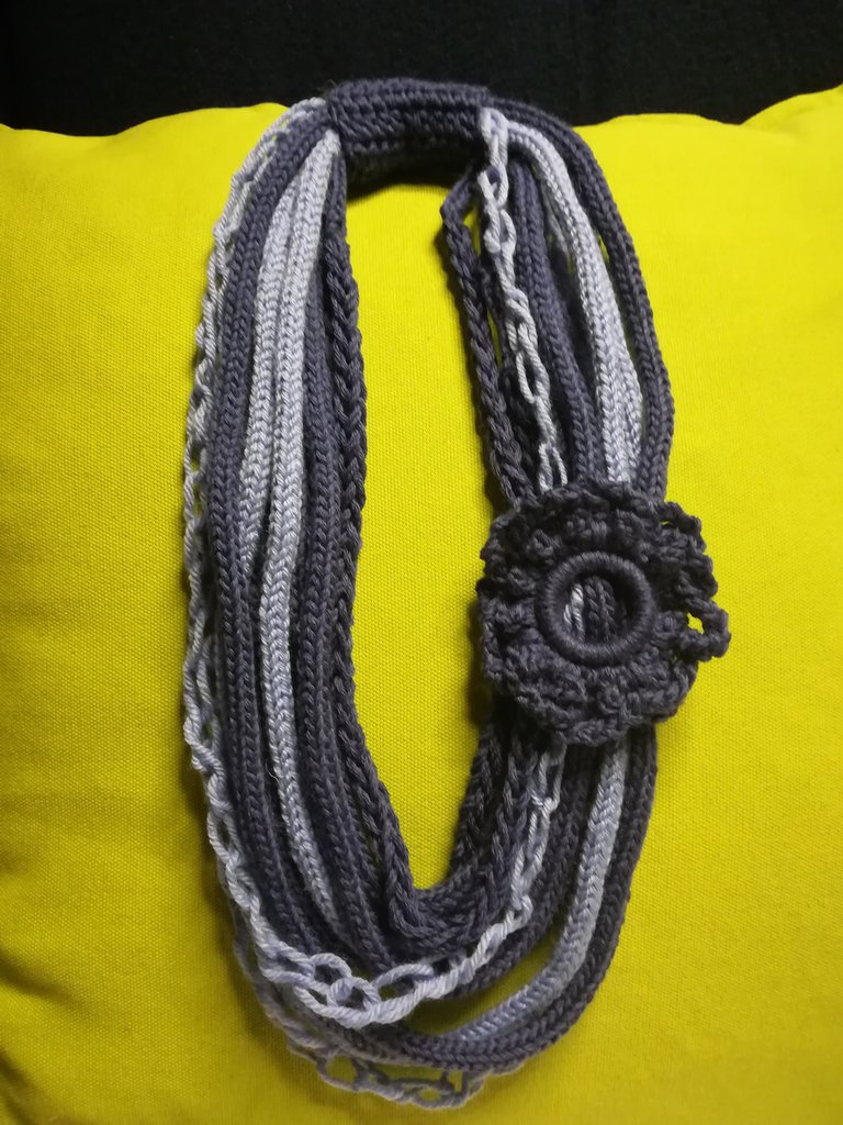 Collana Choker Pendente Blu Reale in Acrilico Stile Bohemio Casuale per Donne Alla Moda (NK-10281-royalblue