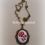 Collana Cameo Ricamo Rosa Rossa Stilizzata 