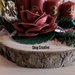 Centrotavola natalizio in legno con natività e candele avvento