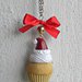 NATALE IN DOLCEZZE - Collana cupcake . muffin - dolce con panna e cappello di babbo natale - miniature kawaii