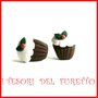 Orecchini Lobo Perno Natale  Mod." Cupcake base marrone agrifoglio  " lobo dolcetti  idea regalo Bambina ragazza donna fimo cernit kawaii dolcetti