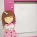 Cornice porta foto in legno con bambolina personalizzabile. regalo bimbi Natale Compleanno