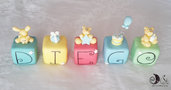 Cake topper compleanno cubi con orsetti multicolor personalizzato DIEGO - 5 lettere 5 cubi