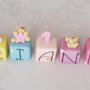 Cake topper cubi con orsetti in scala multicolor bimba 7 cubi 7 lettere ARIANNA