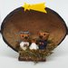 Presepe di cani chow chow in fimo nella noce di cocco, presepe in miniature come idea regalo natale per amanti dei cani