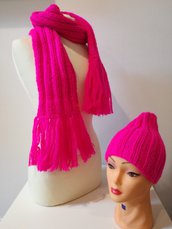 coordinato sciarpa e cappello rosa fluo