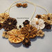 Collana kanzashi con fiori 2.2 colori marrone beige sabbia