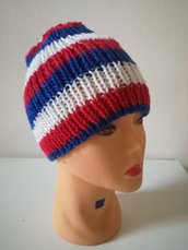 cappello in lana a righe blu bianco e rosso