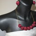 Collana con rose bordeaux di raso 2