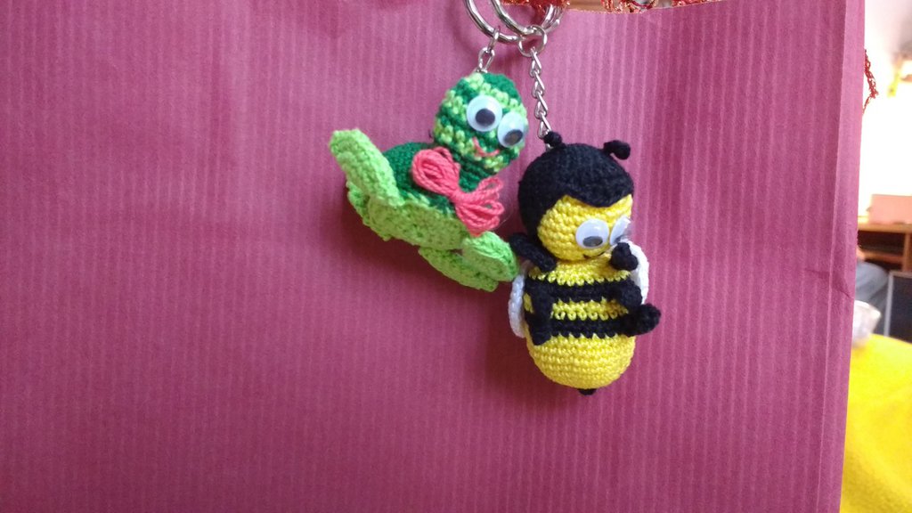 Set Di 4 Portachiavi Ape All'uncinetto - Peluche Calabrone Fatto A Mano, Con Anello Metallico, Giallo, Per Borse E Chiavi