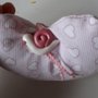 Bomboniera/segnaposto: Cuscinetto a forma di cuore in piquet con lumachina in fimo fatta a mano per bimba o bimbo