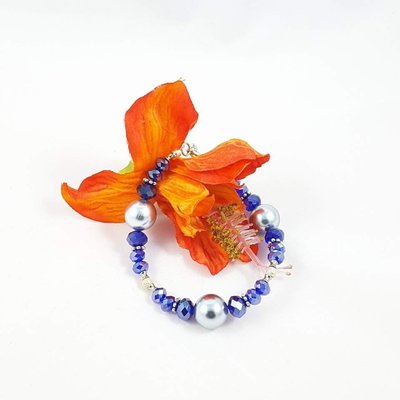 Blu, Bracciale perle argento, cristalli blu, pezzo unico, modello esclusivo, design originale, idea regalo, compleanno, Natale, donna. Blu, Bracciale perle argento, cristalli blu, pezzo unico, modello esclusivo, design originale, idea regalo, compleanno, Natale, donna.