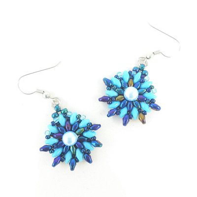 Orecchini pendenti, turchese, blu, perla celeste, pezzo unico, modello originale, idea regalo, festa della mamma, compleanno, Natale, nichel free. Orecchini pendenti, turchese, blu, perla celeste, pezzo unico, modello originale, idea regalo, festa della mamma, compleanno, Natale, nichel free.