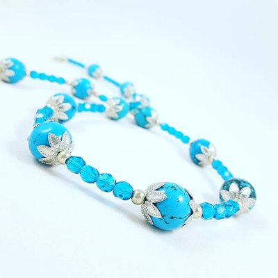 Collana turchesi, cristalli turchesi, design originale, pezzo unico, idea regalo, festa della mamma, Natale, compleanno, nickel free, elegante. Collana turchesi, cristalli turchesi, design originale, pezzo unico, idea regalo, festa della mamma, Natale, compleanno, nickel free, elegante.