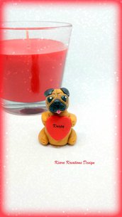 Decorazione con cane carlino con cuore personalizzato con il nome, idea regalo per san valentino per amanti dei cani