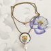 Collana con guilloce e violeta dipinta vintage