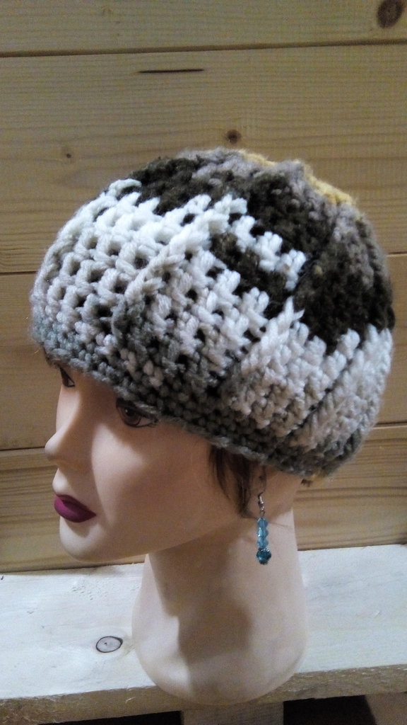 Cappello invernale da donna - Donna - Abbigliamento - di ...