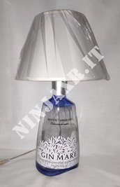 Lampada Bottiglia vuota Magnum 1,75 L Gin Mare arredo design idea regalo riuso riciclo creativo