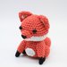 Volpe amigurumi fatta a mano all'uncinetto 