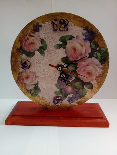 Orologio da tavolo a decoupage Orologio da tavolo a decoupage