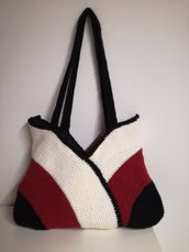 borsa di lana tre colori lavorata all'uncinetto