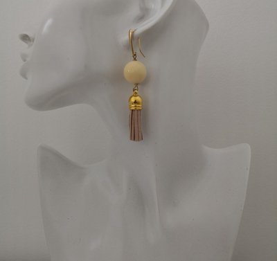 Orecchini con nappa Orecchini con nappa