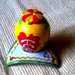 Porta uovo triangolari di maiolica manufatti con foro centrale per piccole uova già pubblicate 