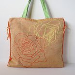 BORSA IN STOFFA CON ROSE RICAMATE A MANO