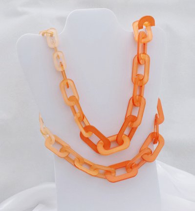 COLLANA LUNGA CON ACRILICI ARANCIONI SFUMATI - CRA COLLANA LUNGA CON ACRILICI ARANCIONI SFUMATI - CRA