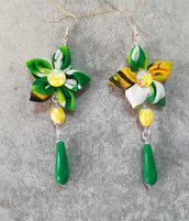 Allegri orecchini fatti a mano fiore in stoffa verde giallo pendenti pietre 